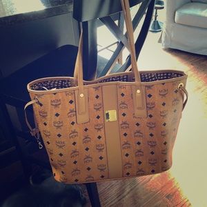 Medium MCM tote brown